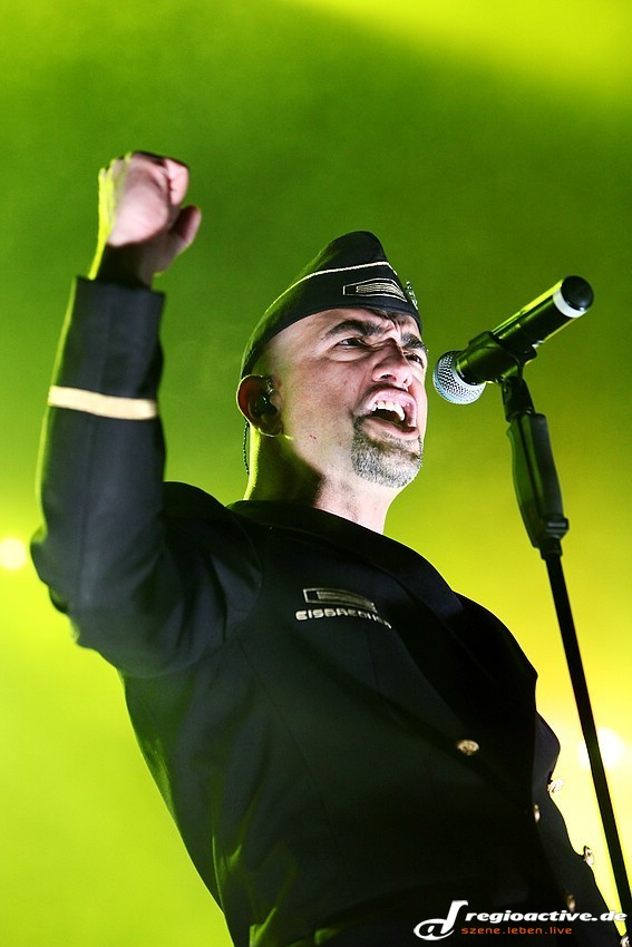 Eisbrecher (live beim Hexentanz Festival in Losheim, 2013)